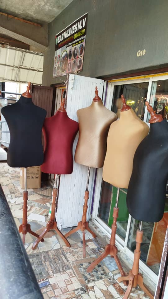 LOCAL MALE PINABLE DRESS FOAM